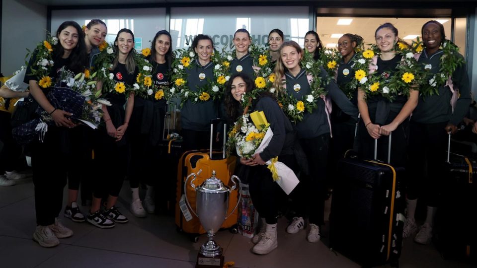 Avrupa Şampiyonu Vakıfbank yurda döndü