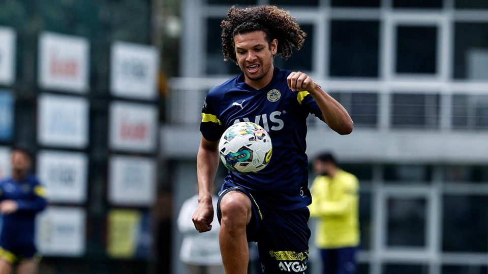 Fenerbahçe’de Willian Arao istikrarıyla adından söz ettirdi