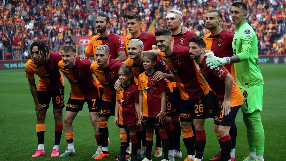 Galatasaray’da sarı kart alarmı