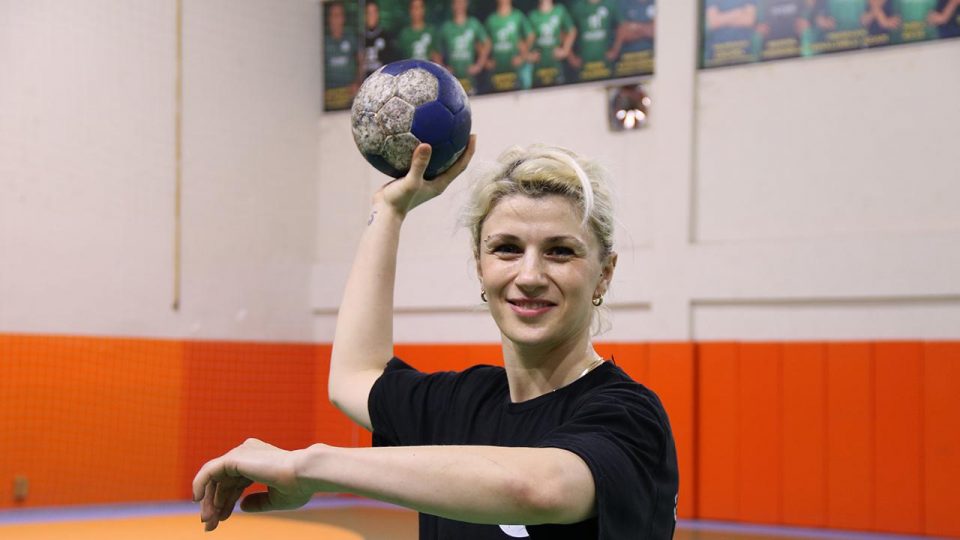 Hentbol liginin “gol kraliçesi” yine zirveyi bırakmadı