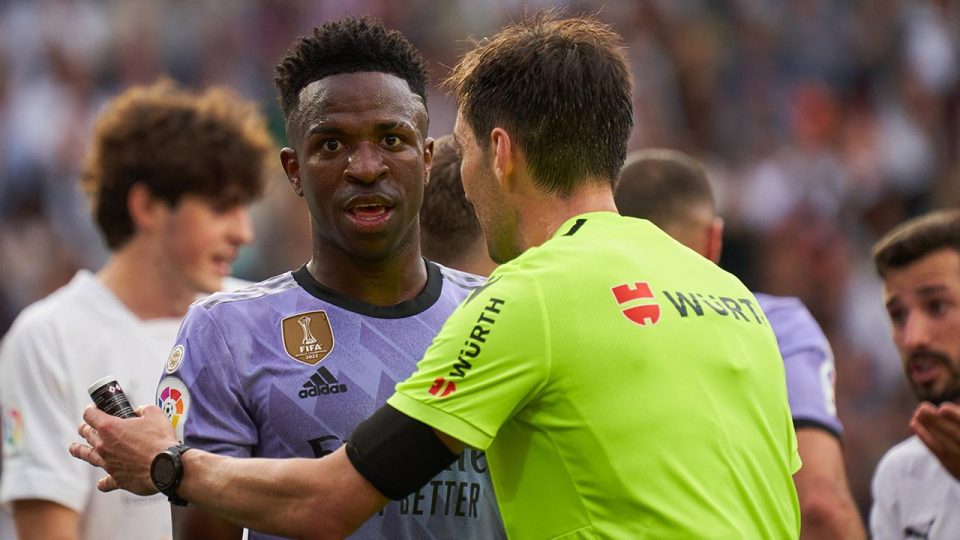 Irkçı hakarete maruz kalan Real Madridli Vinicius’a destek