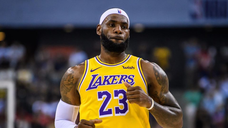 Lakers’ın yıldız oyuncusu LeBron James’ten emeklilik sinyali