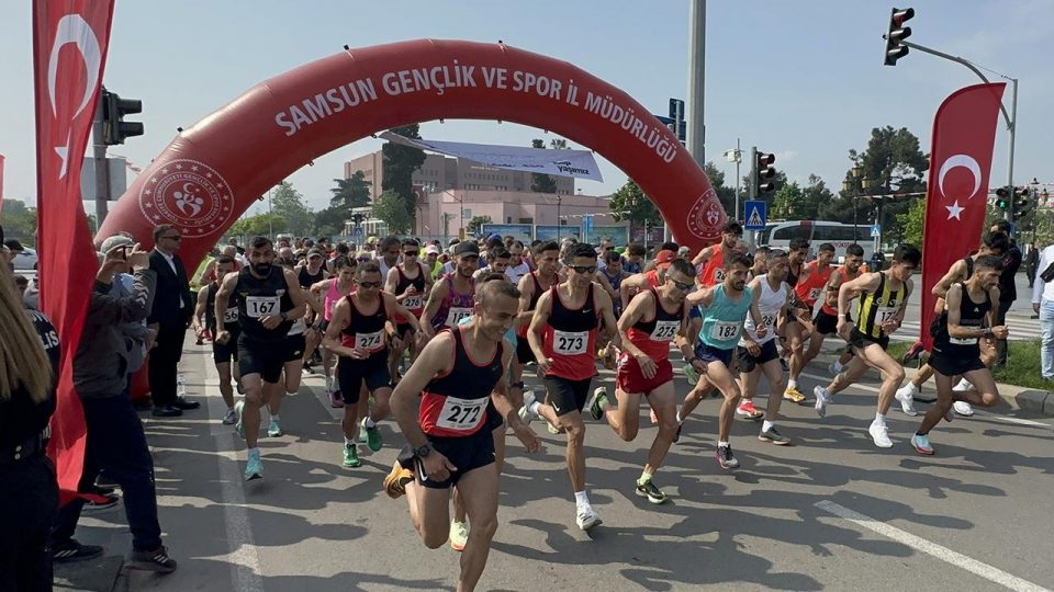 Samsun’da 19 Mayıs Yarı Maratonu başladı