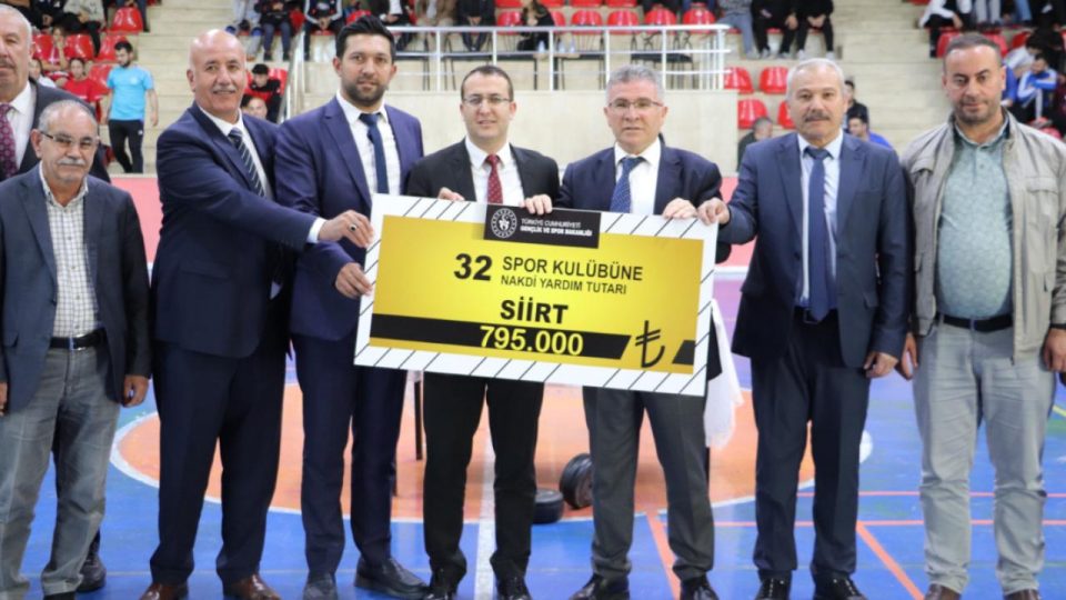 Siirt’te 32 spor kulübüne 795 bin lira yardım yapıldı