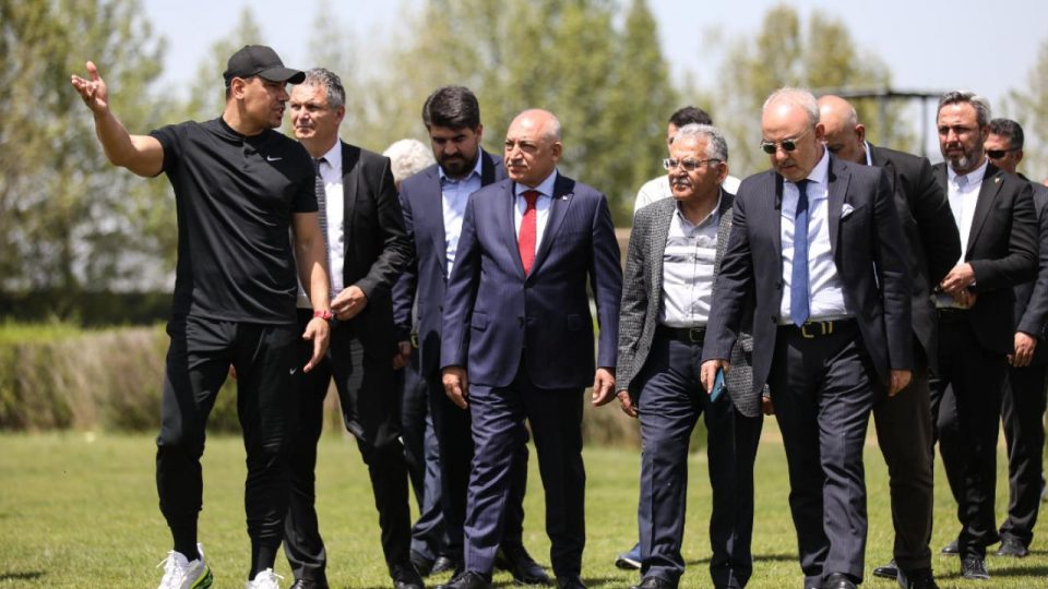 TFF Başkanı Mehmet Büyükekşi’den Kayserispor’u ziyareti