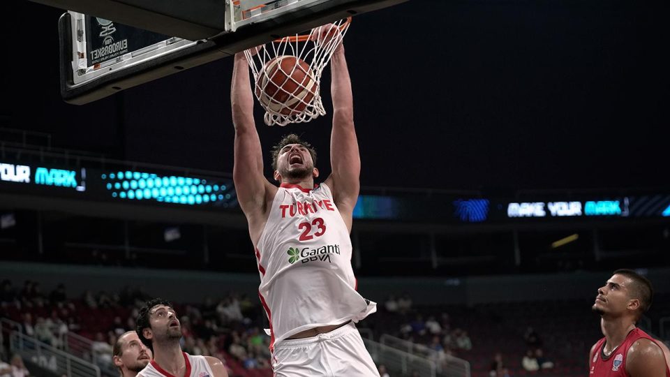 12 Dev Adam 3’te 3 yaptı